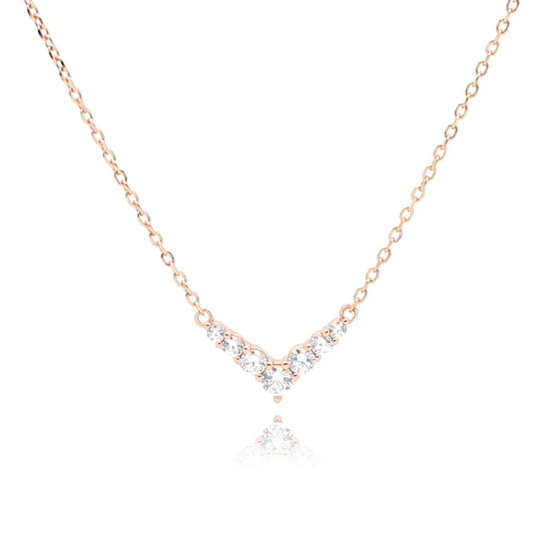 שרשרת וי משובצת בציפוי זהב אדום