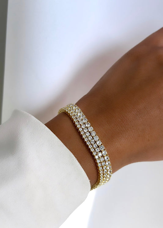 תמונת דוגמנית צמיד טניס