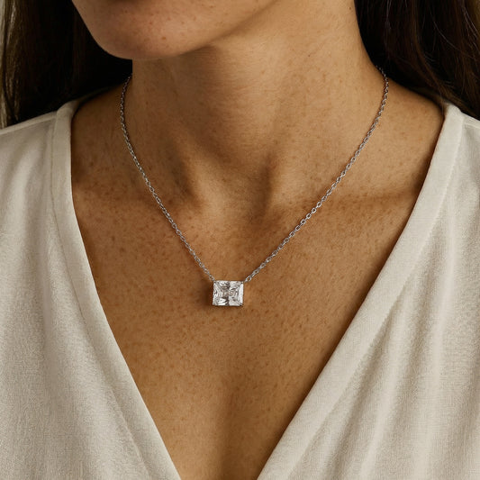 תמונת דוגמנית שרשרת קצרה תליון אבן מלבנית כסף 925