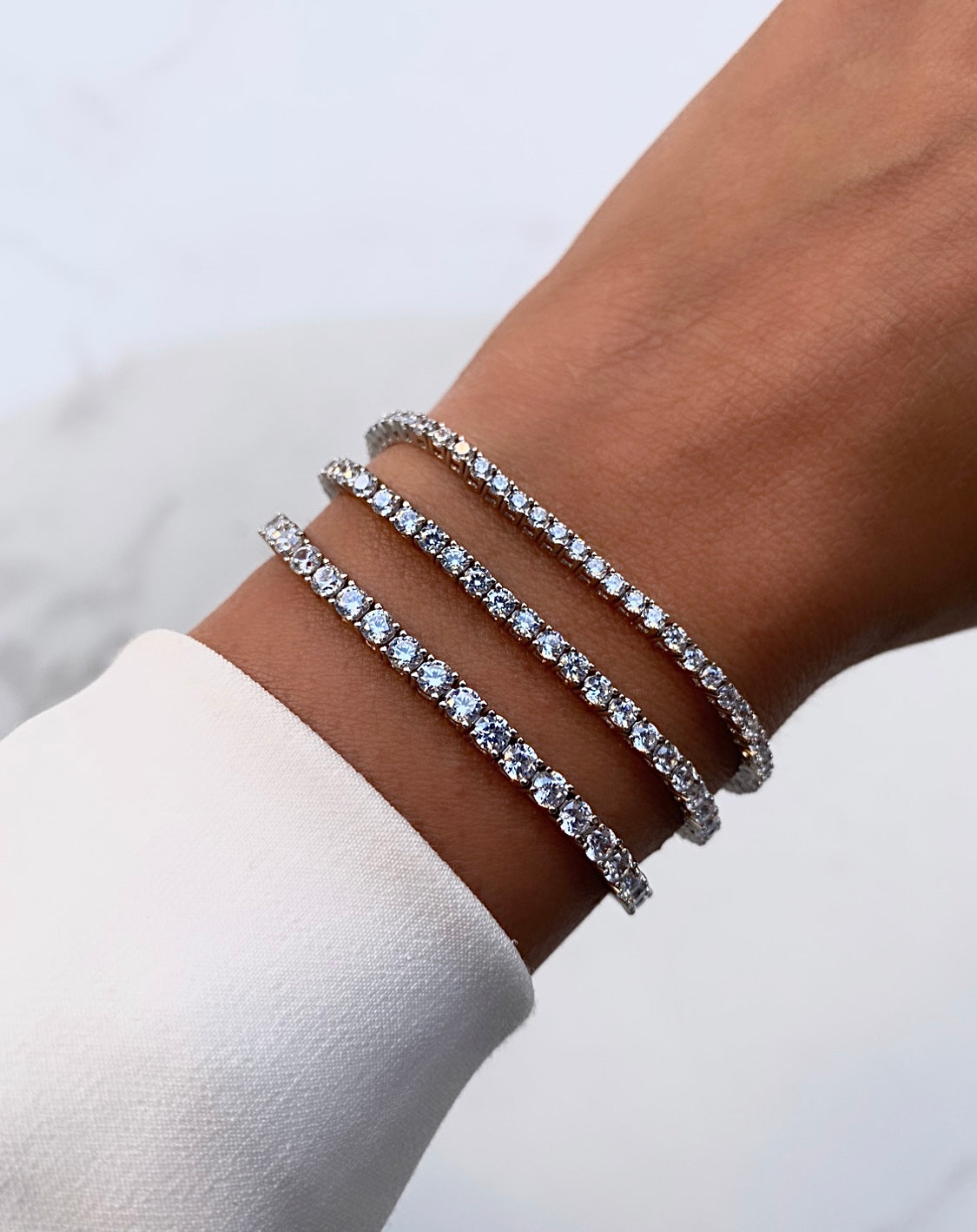 תמונת דוגמנית צמיד טניס 