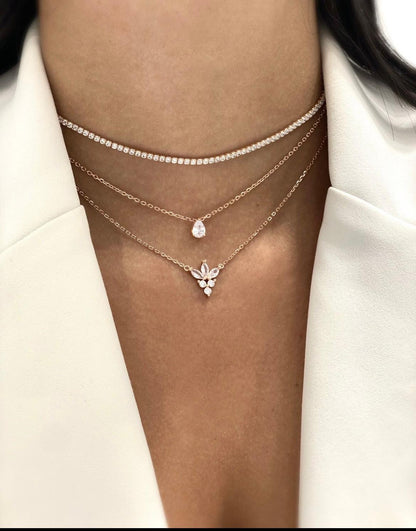 תמונת דוגמנית - שרשרת פתית שלג נוצץ כסף 925 זהב אדום !BLING IT ON